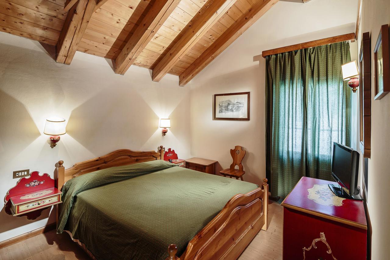 Dependance Hotel Corona Cortina dʼAmpezzo Exterior foto